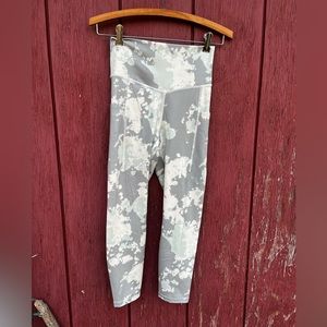 North Face Women’s cropped leggings